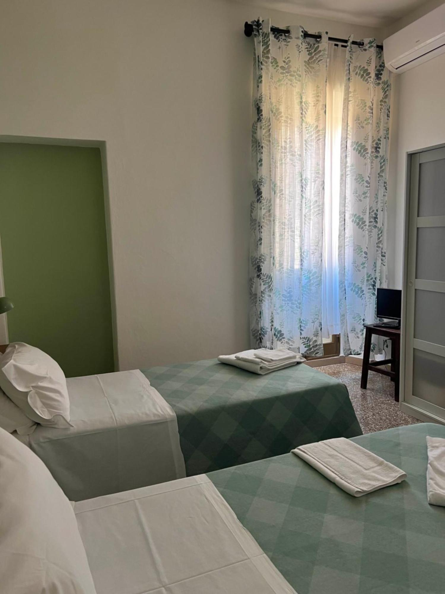 Couette-café Corso Italia 58 *